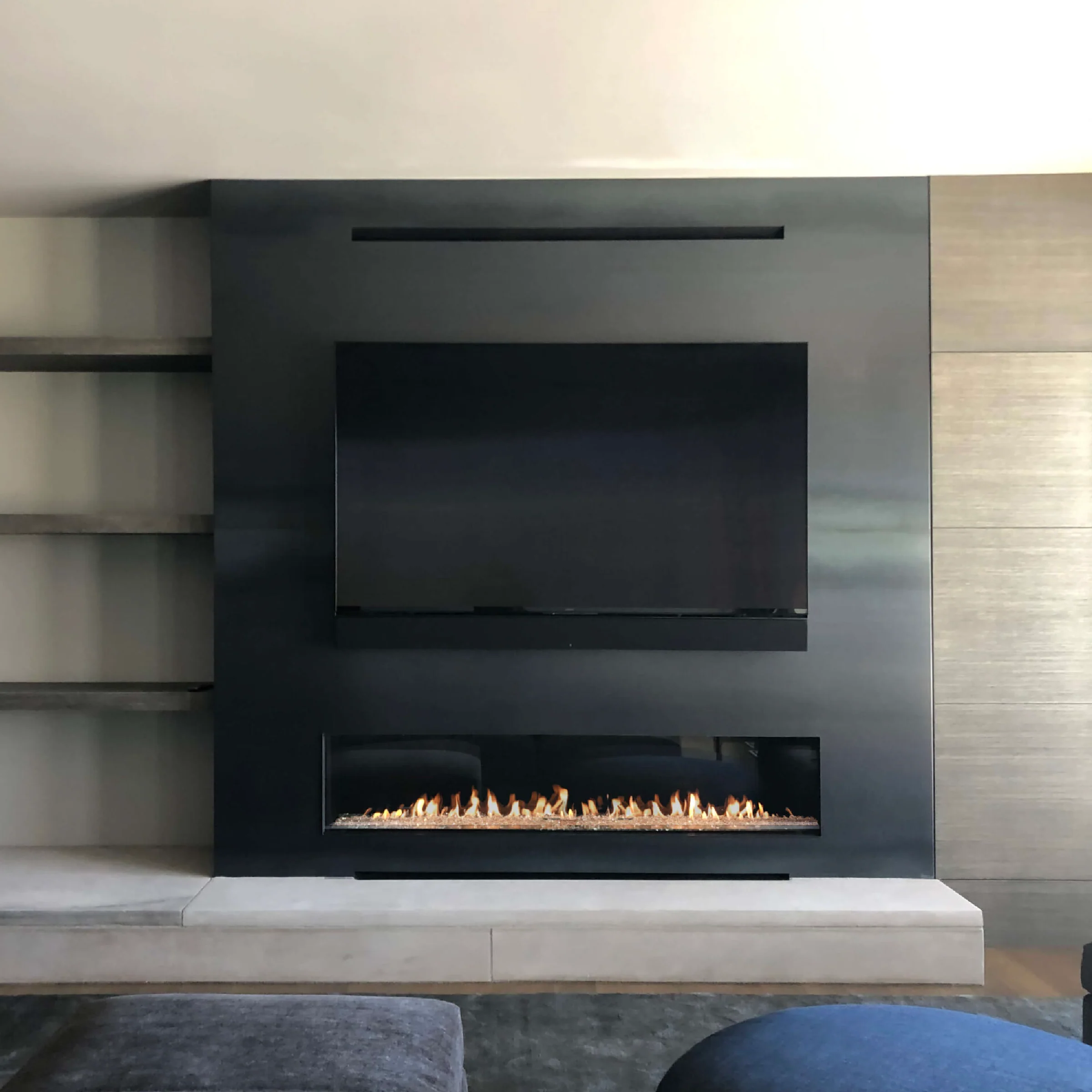 Front Facing Regular Glass Height Fireplace - Image 2